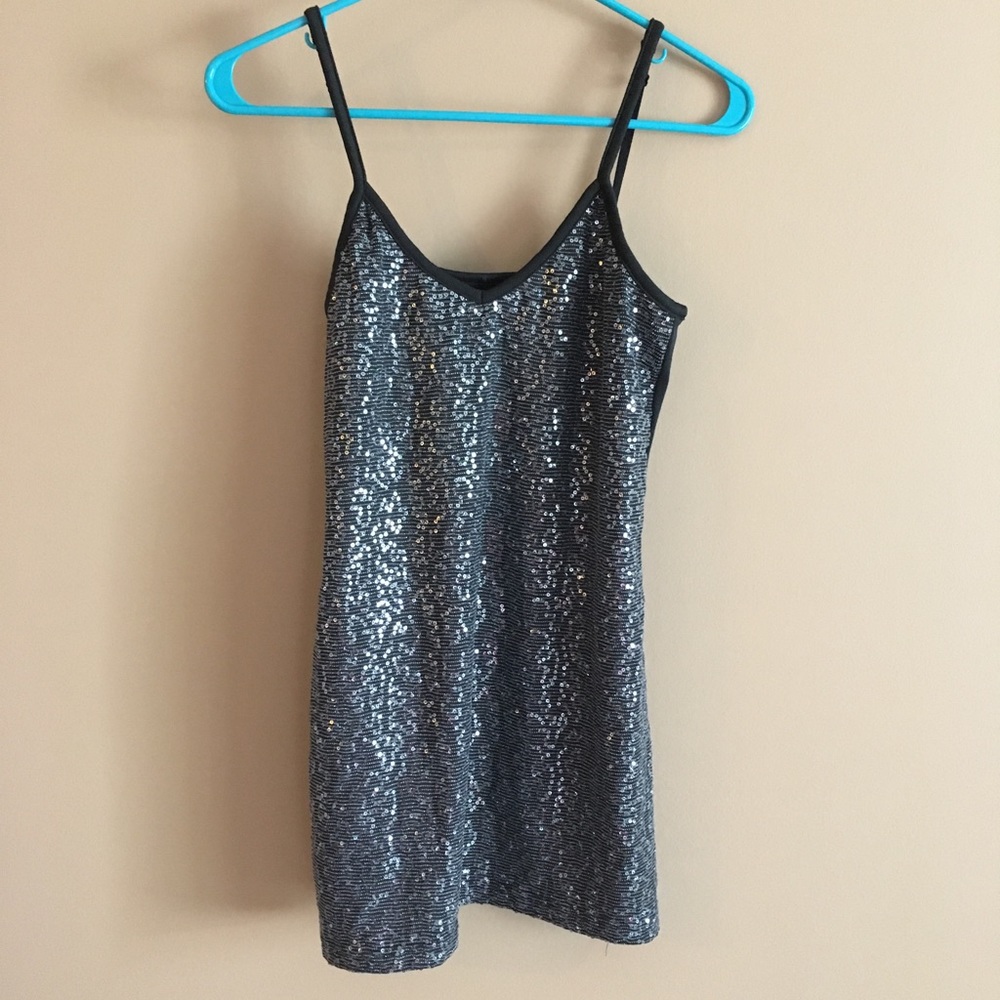 Vanity Adjustable Strap Sequin Black/Gray Tank Top